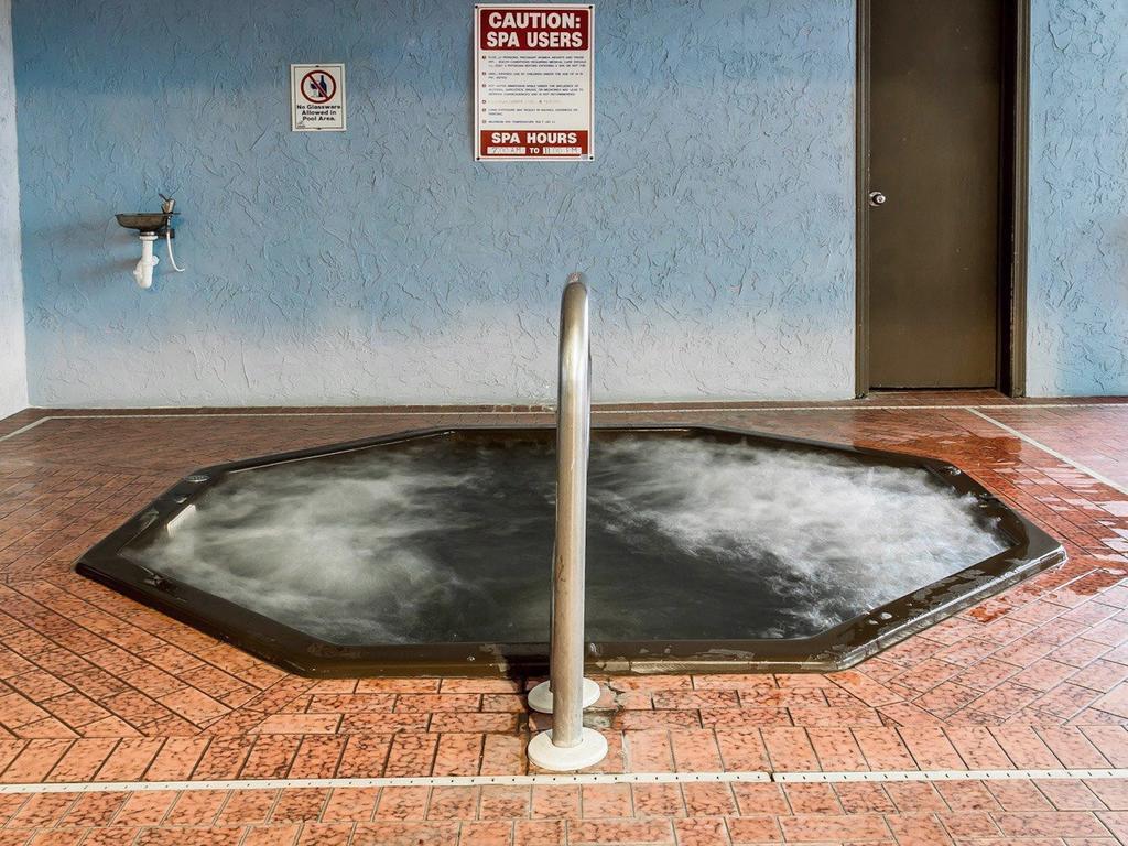 Quality Inn Gaylord Zewnętrze zdjęcie
