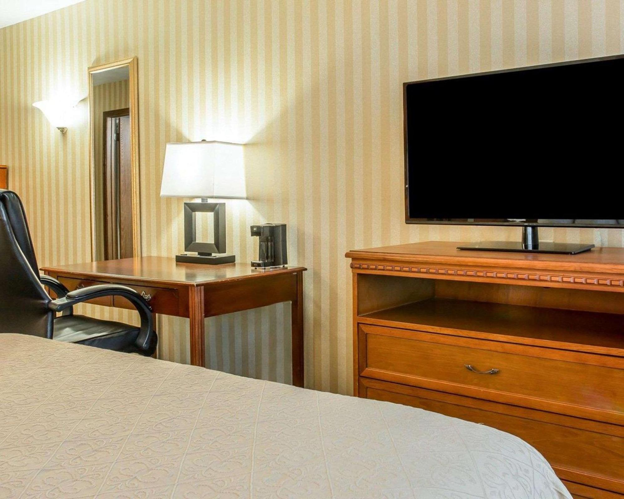 Quality Inn Gaylord Zewnętrze zdjęcie
