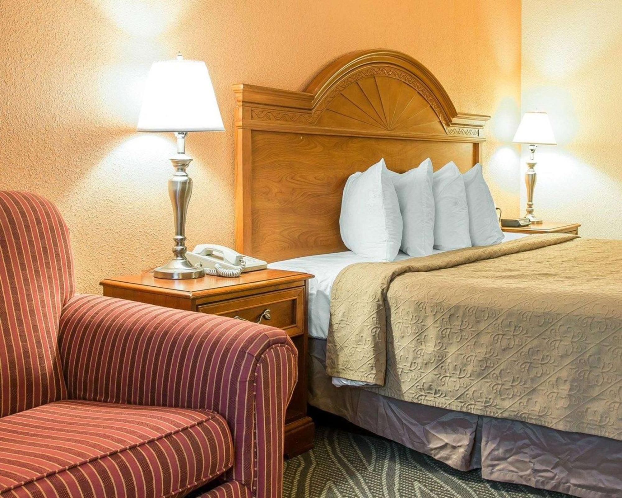 Quality Inn Gaylord Zewnętrze zdjęcie