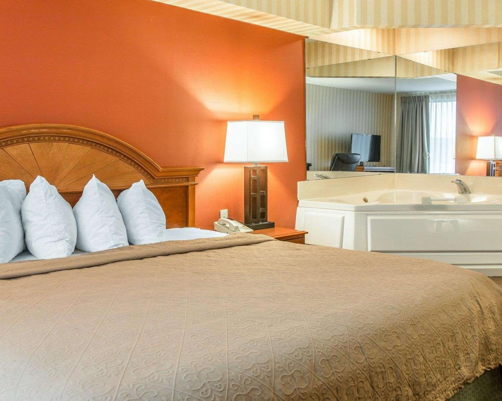 Quality Inn Gaylord Zewnętrze zdjęcie