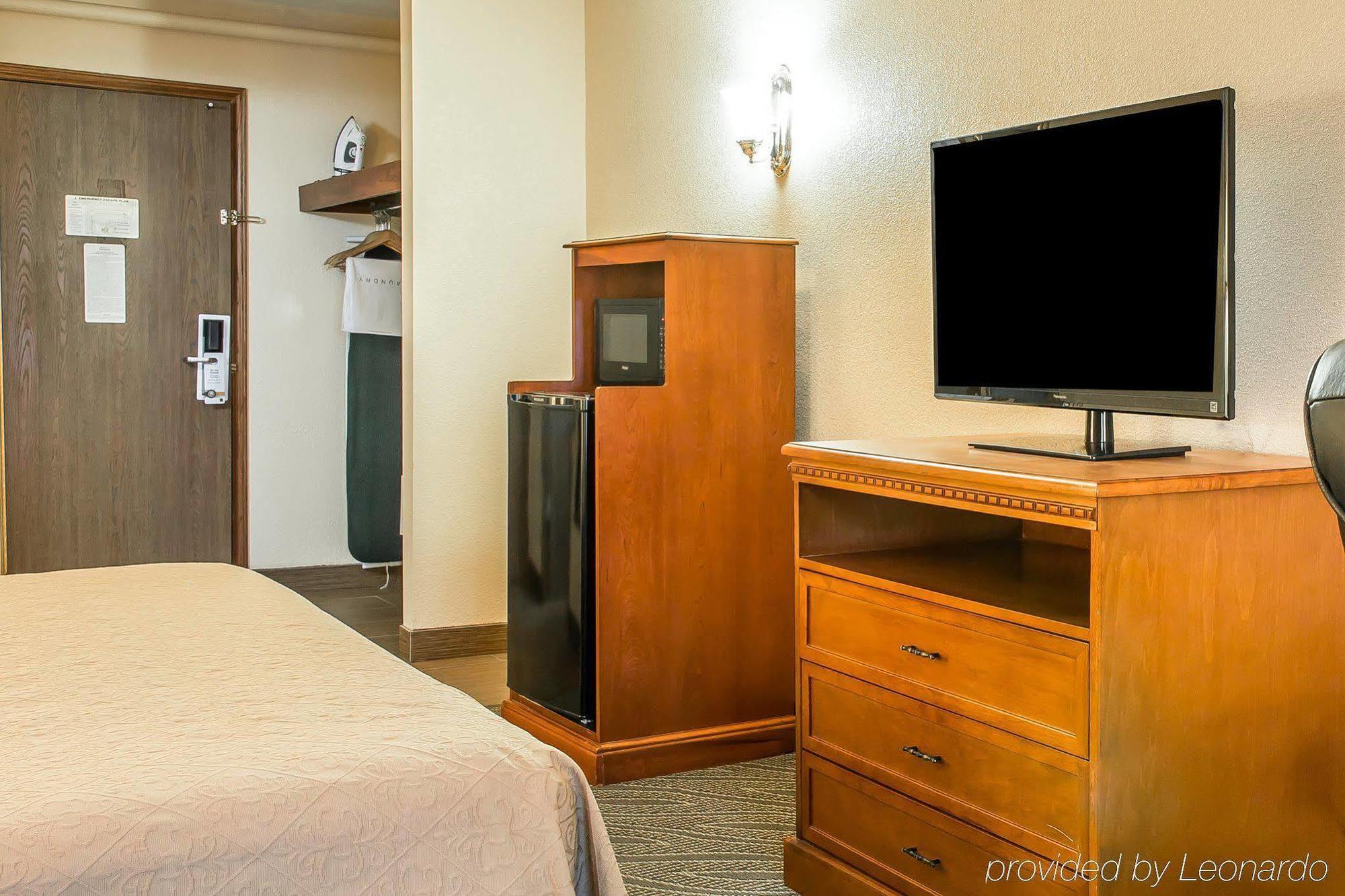 Quality Inn Gaylord Zewnętrze zdjęcie