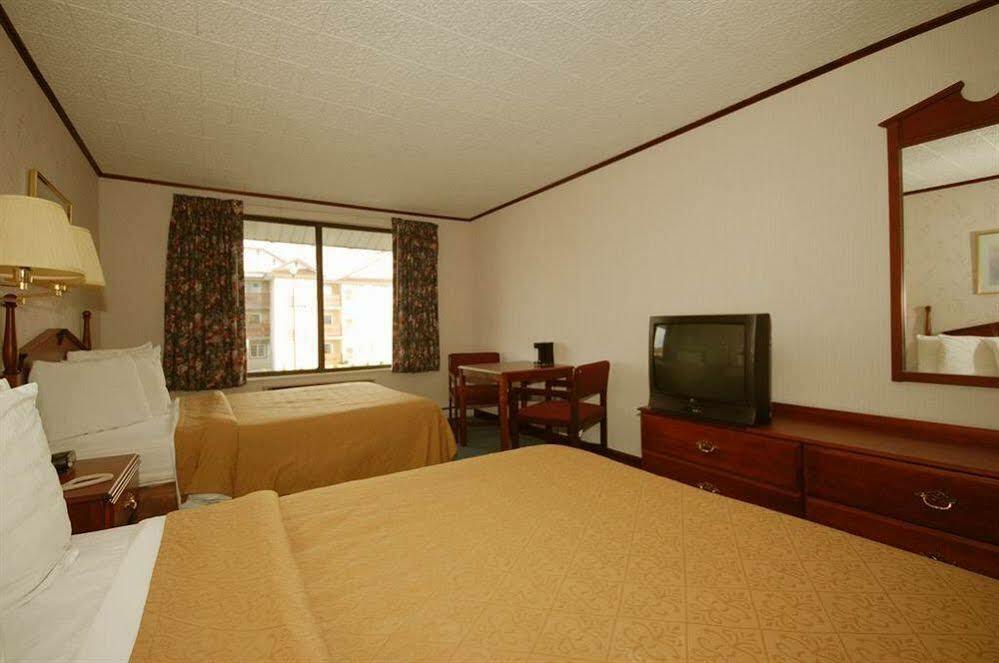 Quality Inn Gaylord Zewnętrze zdjęcie